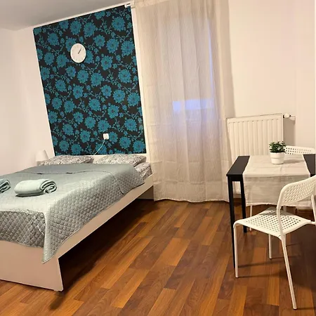 Hotel Dzikie Fiolki *