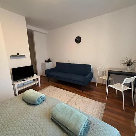 Dzikie Fiolki Hotel *