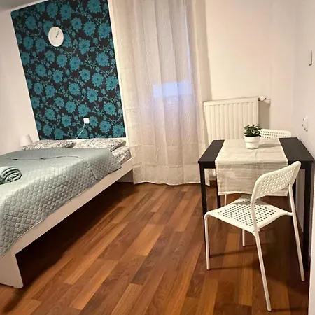 Dzikie Fiolki Hotel *