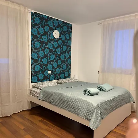 Dzikie Fiolki Hotel *